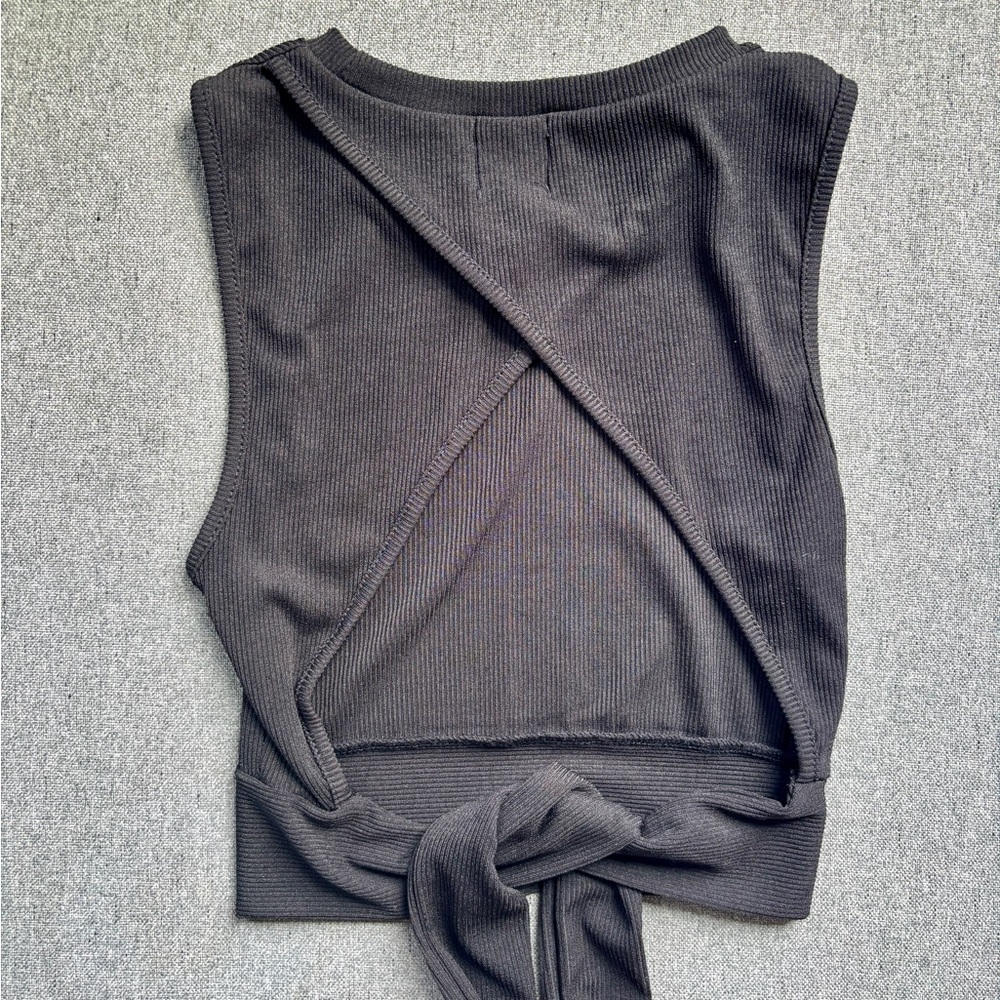 Demi Top Black - Picture 3 of 7
